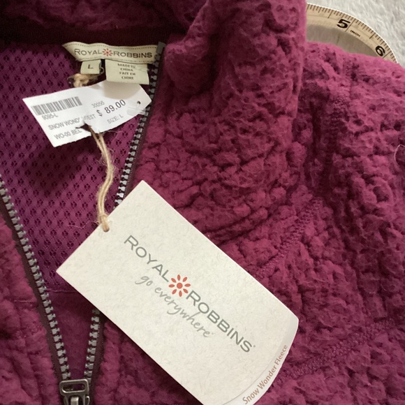 NWT Royal Robbins Snow Wonder fleece vest size L color beet - Picture 2 of 8